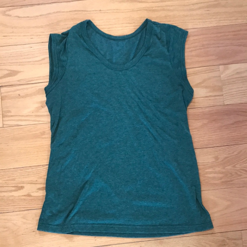 Cap sleeved tee